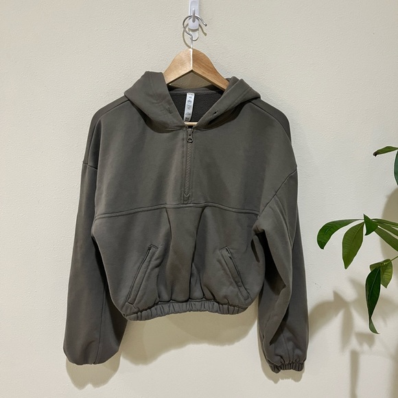 ALO Yoga Tops - ALO Yoga Stadium Half Zip Size XS